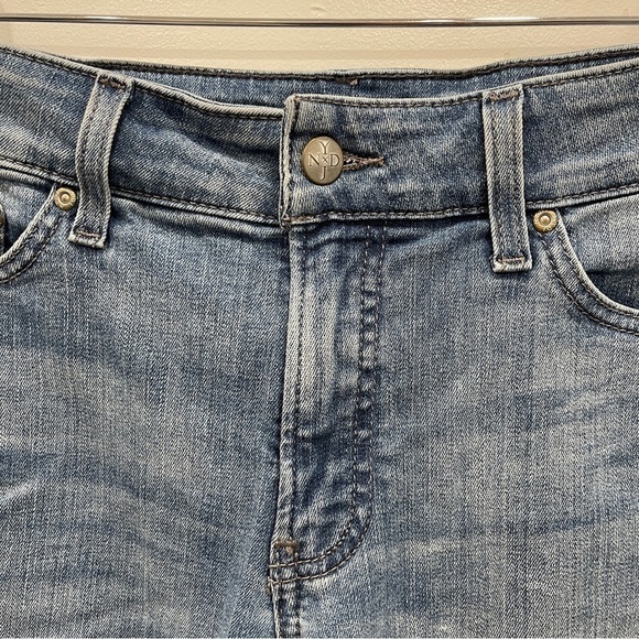 NYDJ Boyfriend Jeans Embroidered Size 8 - Picture 6 of 15